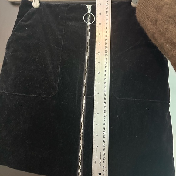 EUC HOLZWEILER Corduroy Zip-up Black Skirt Sz.M - Picture 5 of 7